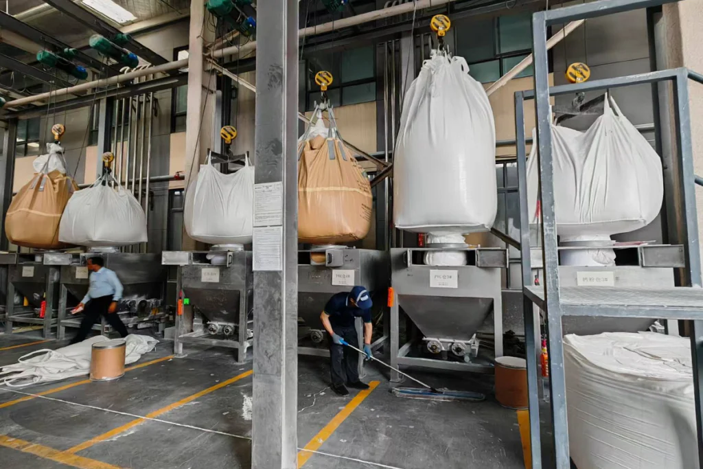 ton bag discharging station