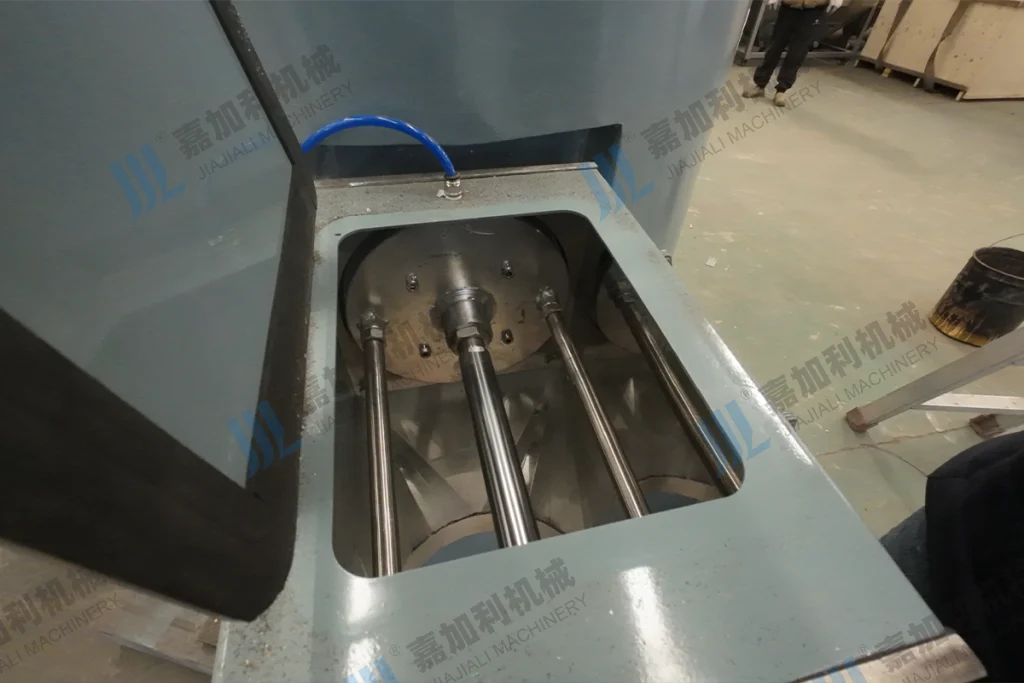plastic mixer discharge system